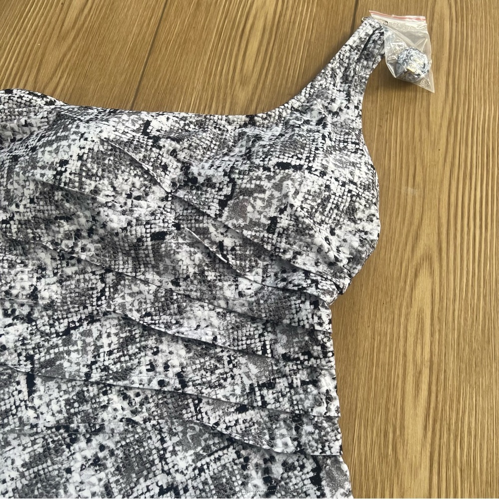 Calvin Klein Viper One Shoulder Starburst 1 Pc Swimsuit Sz 10 Never Worn No Tags - Picture 2 of 11